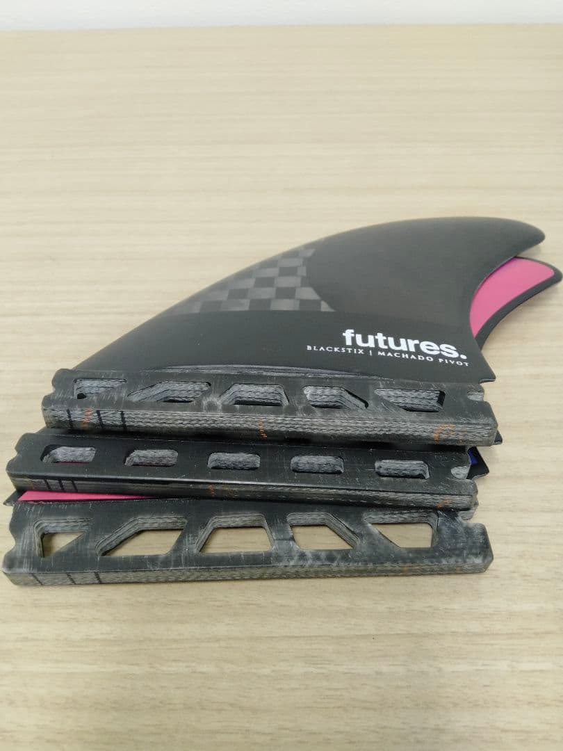 ★Futures Rob Machado Pivot フィンLサイズ中古★