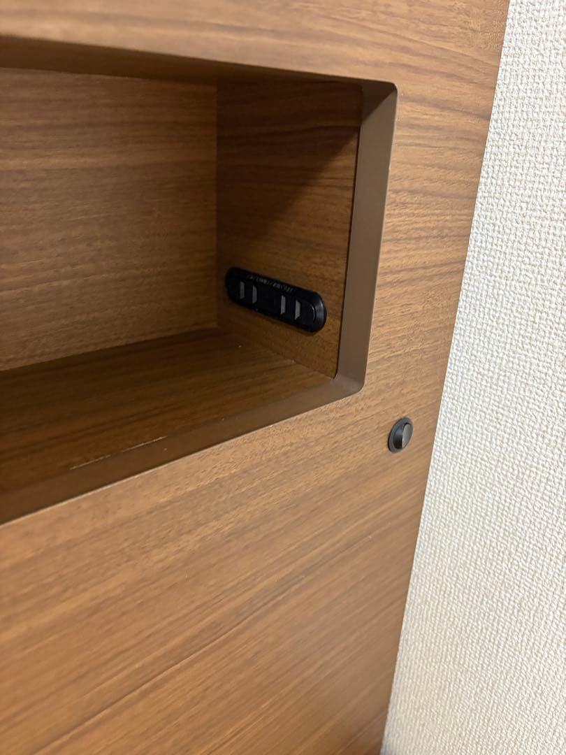 シモンズ セミダブル木製ベッドフレーム 引き出し付き　定価15万程度