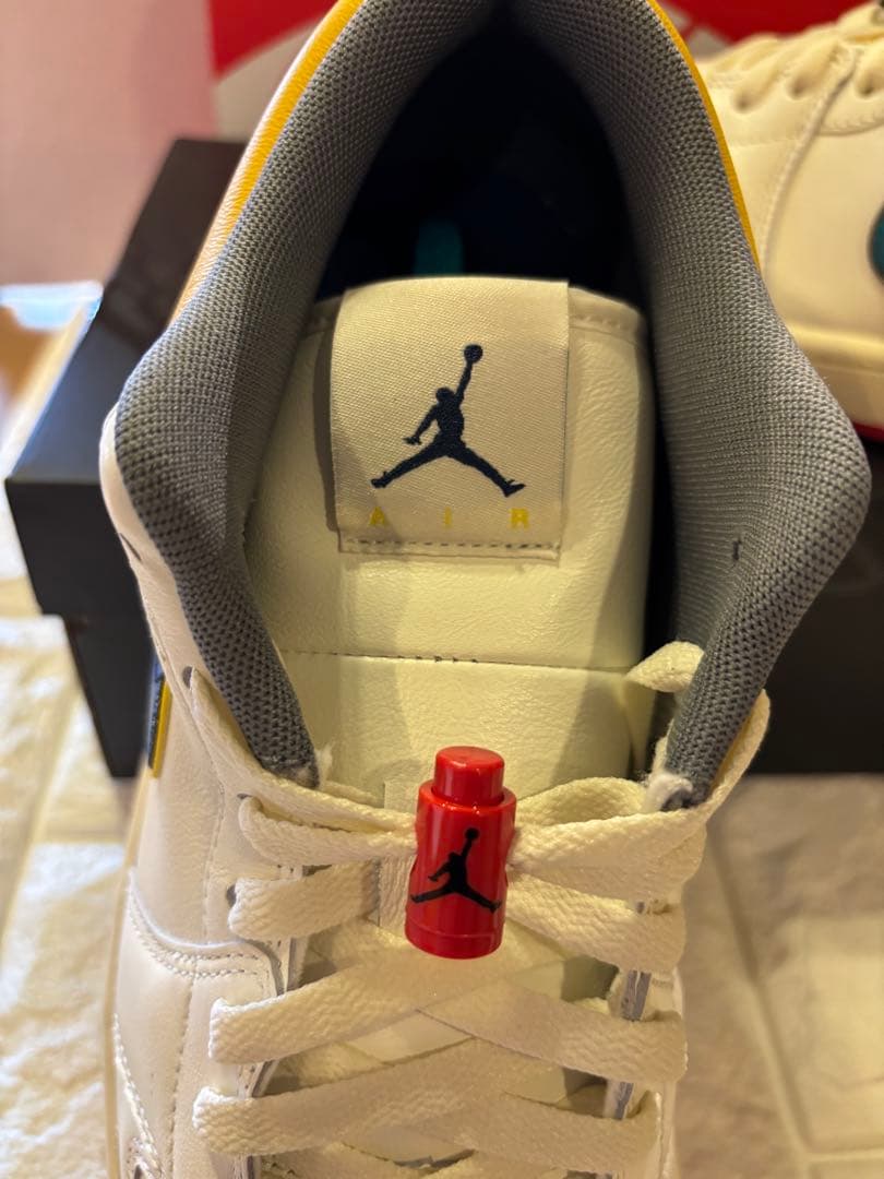 Nike Air Jordan 1 Low ホワイト/イエロー/グレー/ネイビー