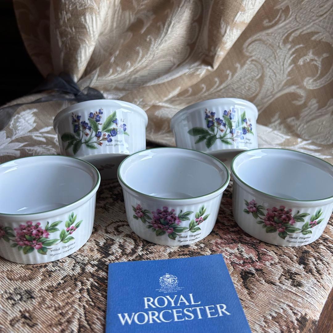 新品 Worcester Herbs英国の小さな庭の物語 ココット