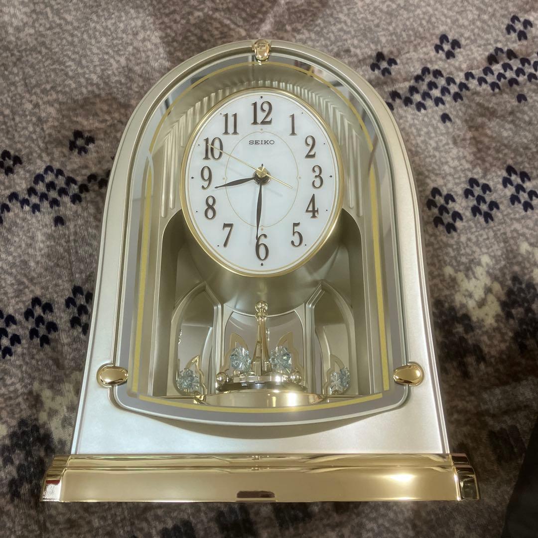 SEIKO セイコー電波置き時計　回転飾りつき