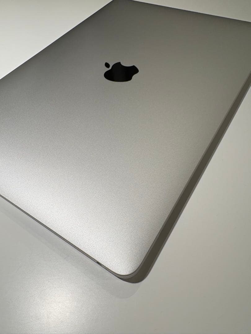 M1 MacBook Air 13インチ 8GB / 256GB シルバー