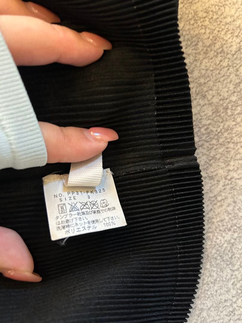 美品 PLEATS PLEASEプリーツプリーズハイネックミストベーシック半袖黒