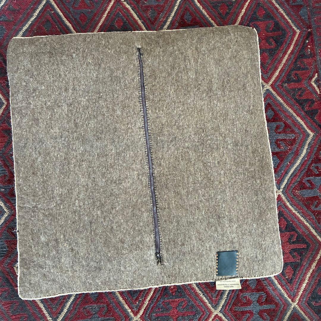 キルギス　ハンドメイド　シルダック　ウールクッションカバー　約65×65cm