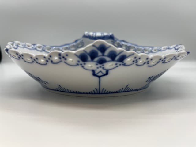 新品　ロイヤルコペンハーゲン　ブルーフルーテッド　フルレース　シェルディッシュ