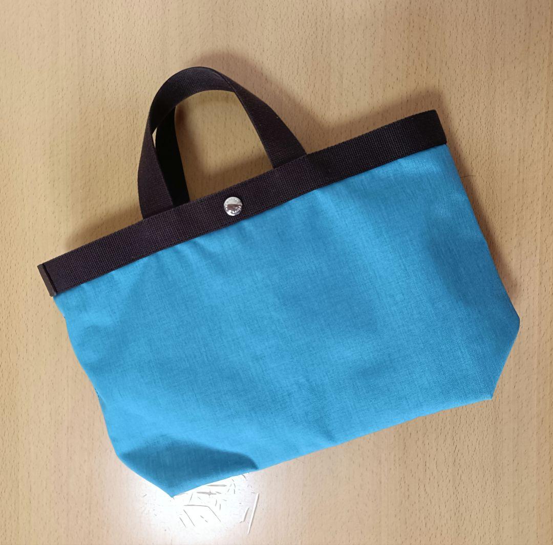 エルベシャプリエ　704C スクエアトートバッグ