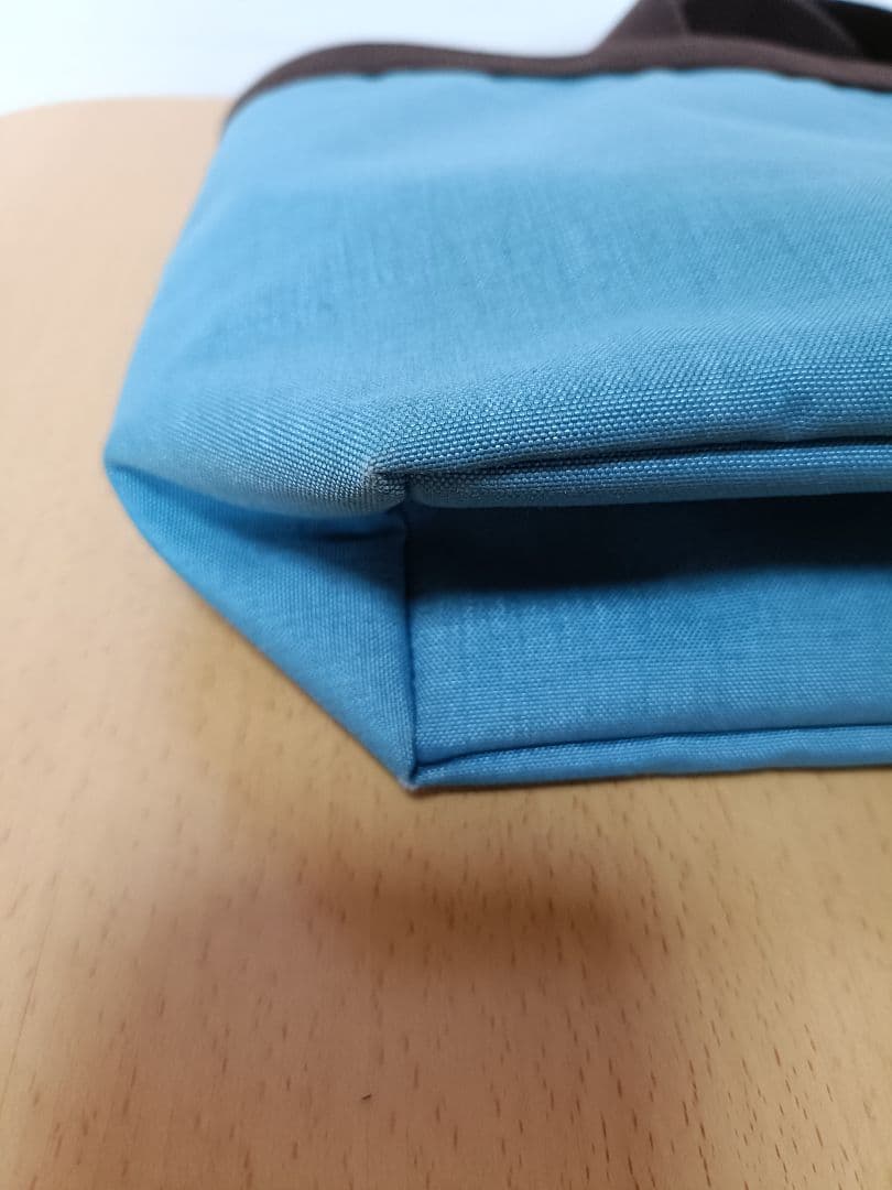 エルベシャプリエ　704C スクエアトートバッグ