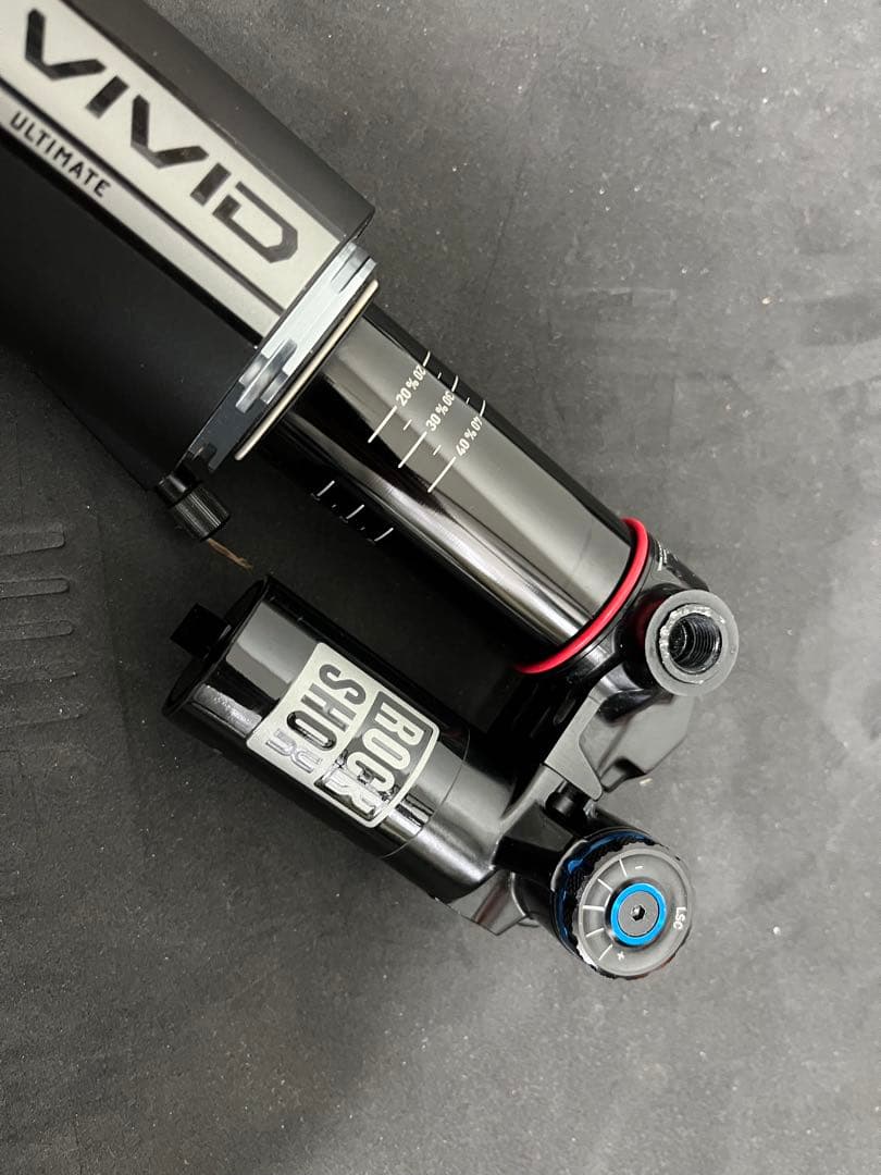 Rockshox Vivid Ultimate 205x65 mm リアショック