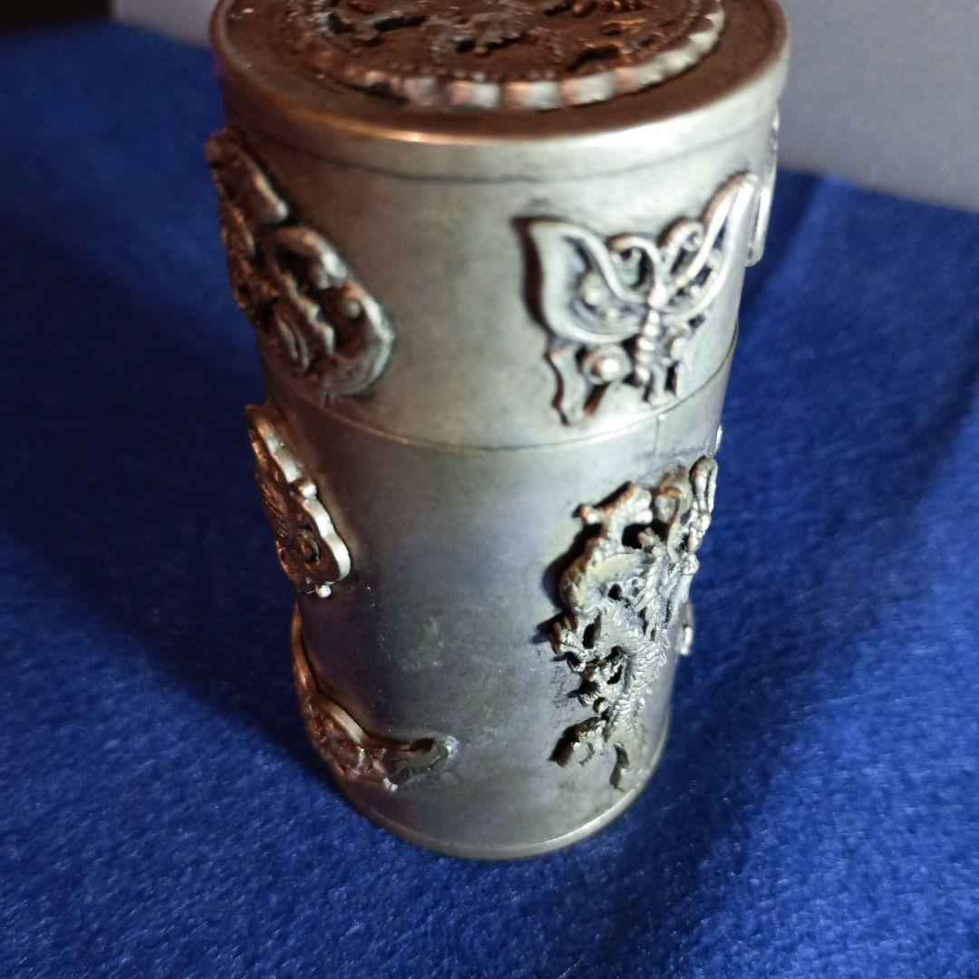 足銀?金属製彫刻装飾円筒形収納容器 45㌘