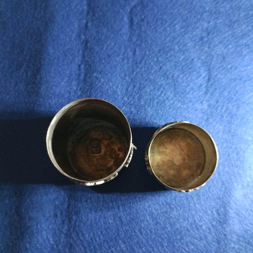 足銀?金属製彫刻装飾円筒形収納容器 45㌘