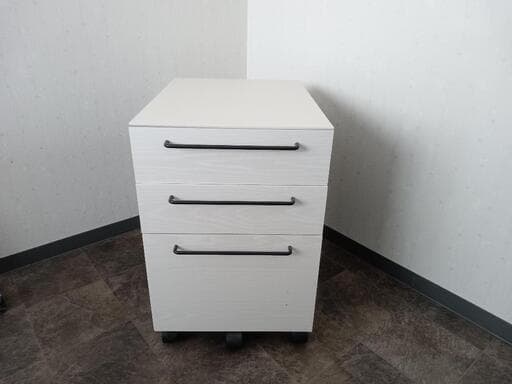 ニトリ　サーヤ　デスクワゴン