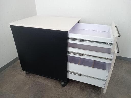 ニトリ　サーヤ　デスクワゴン