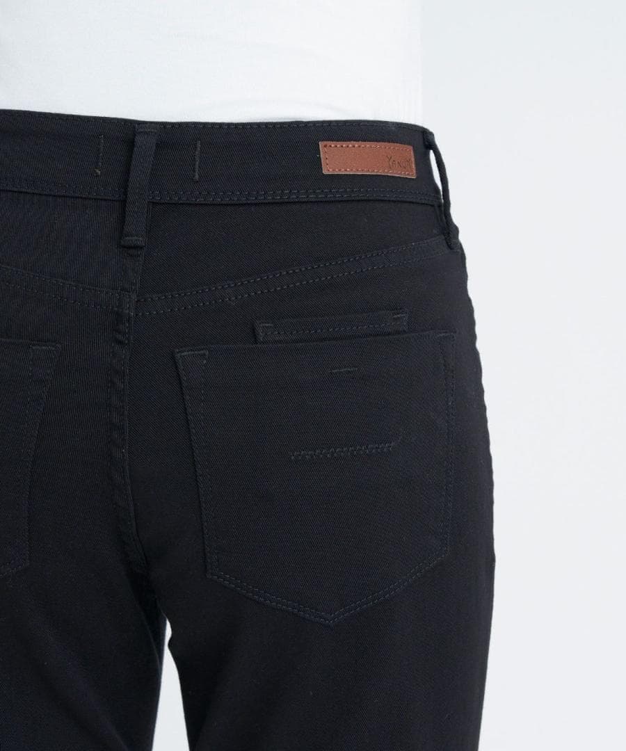 【新品・未使用】YANUK　RUTH(ルース)　スリムテーパード　ヤヌーク　黒