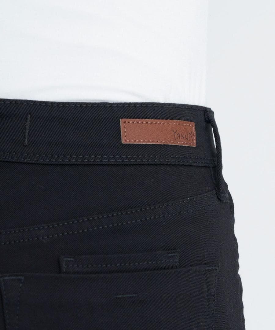 【新品・未使用】YANUK　RUTH(ルース)　スリムテーパード　ヤヌーク　黒