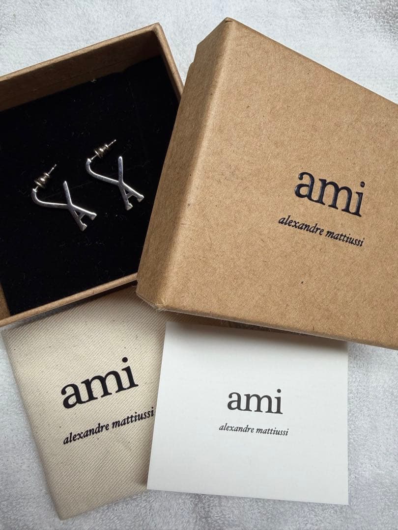 【美品】ami シルバーピアス アミパリス A型