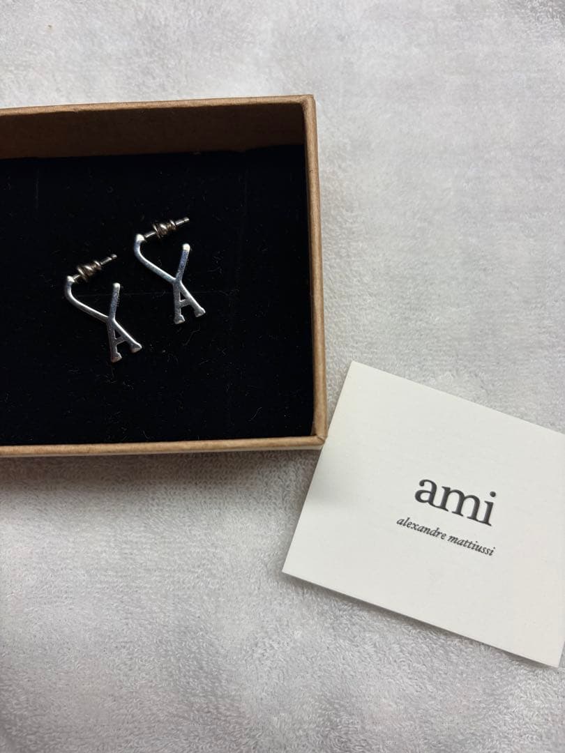 【美品】ami シルバーピアス アミパリス A型