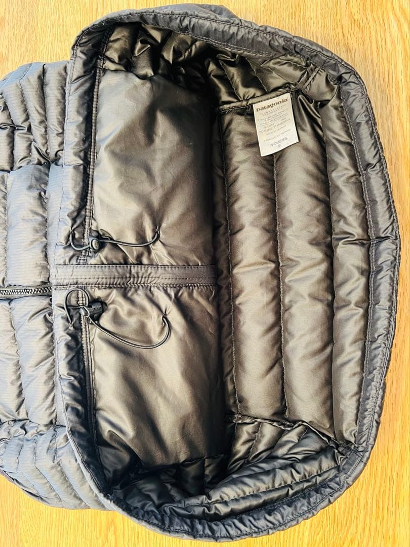 【美品】patagonia　パタゴニア　ダウンベスト　 レディースMサイズ　黒