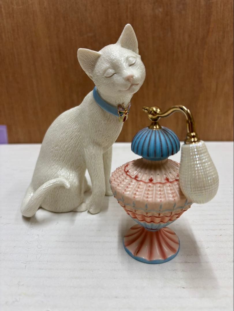 レノックス Cat & Perfume Figurines