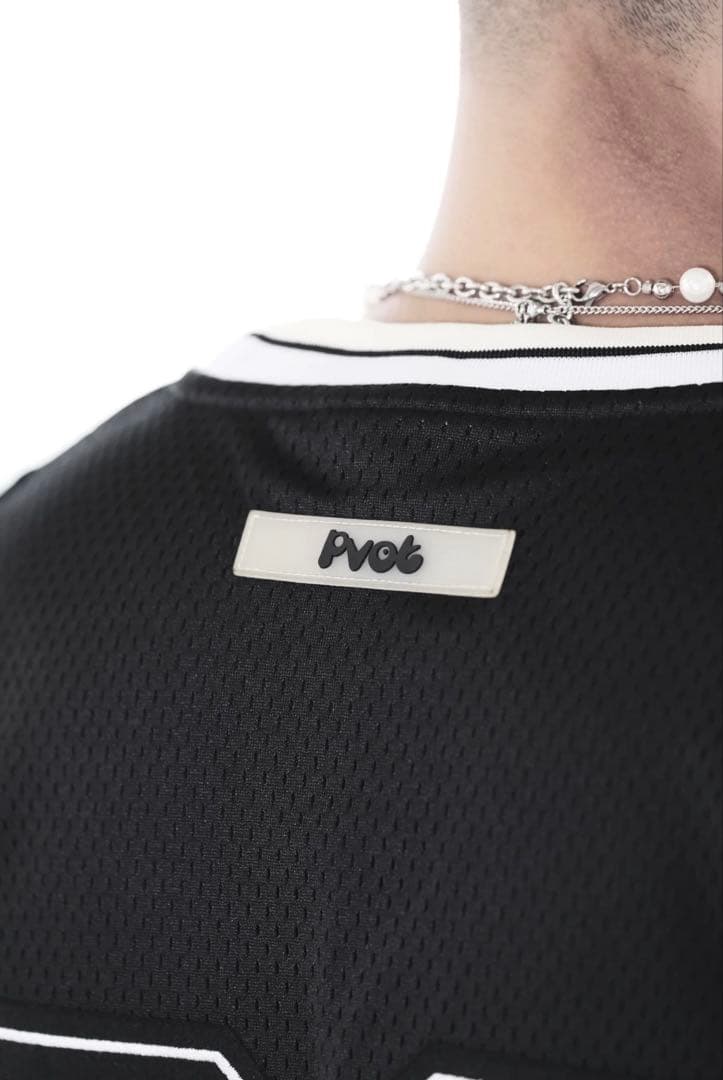 新品 pvot タンクトップ