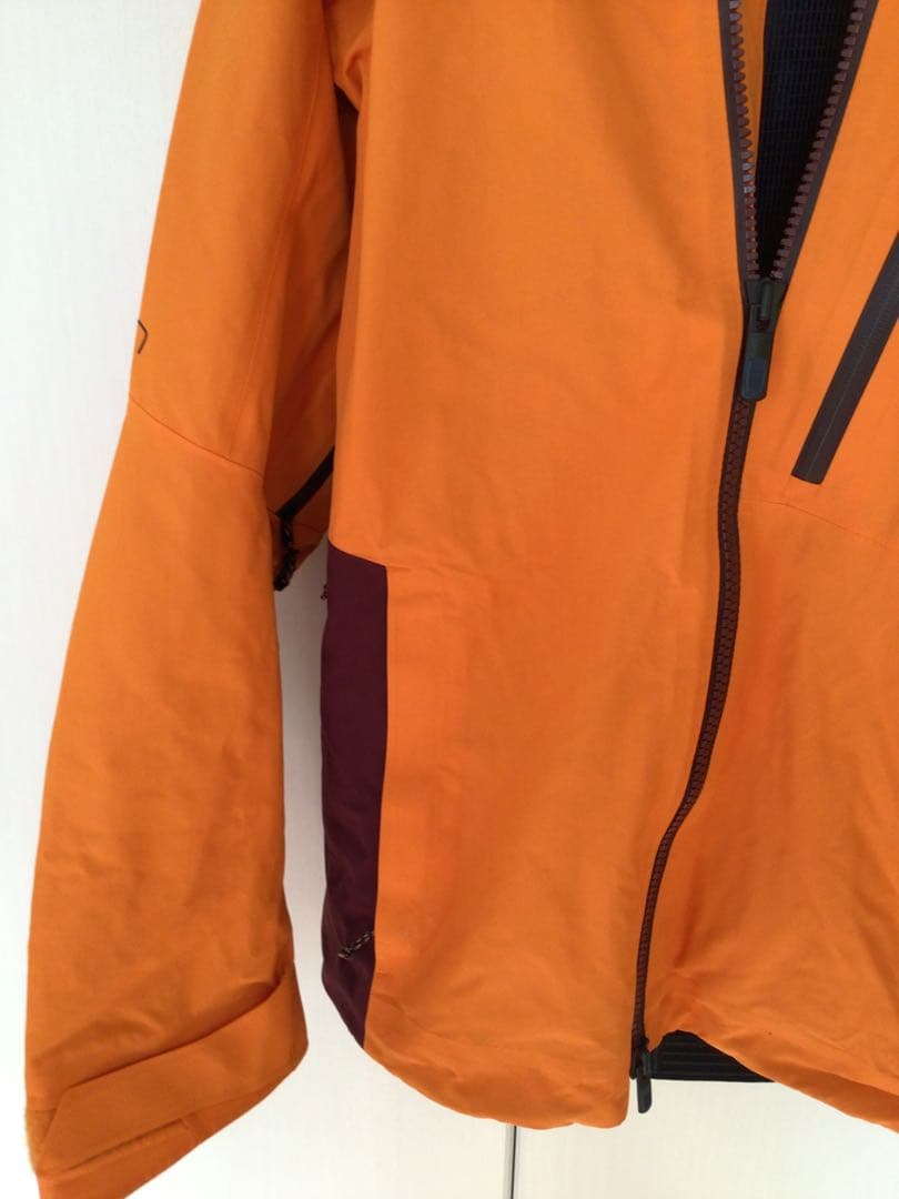 Burton [ak] GORE-TEX ジャケット XS ブランド　人気