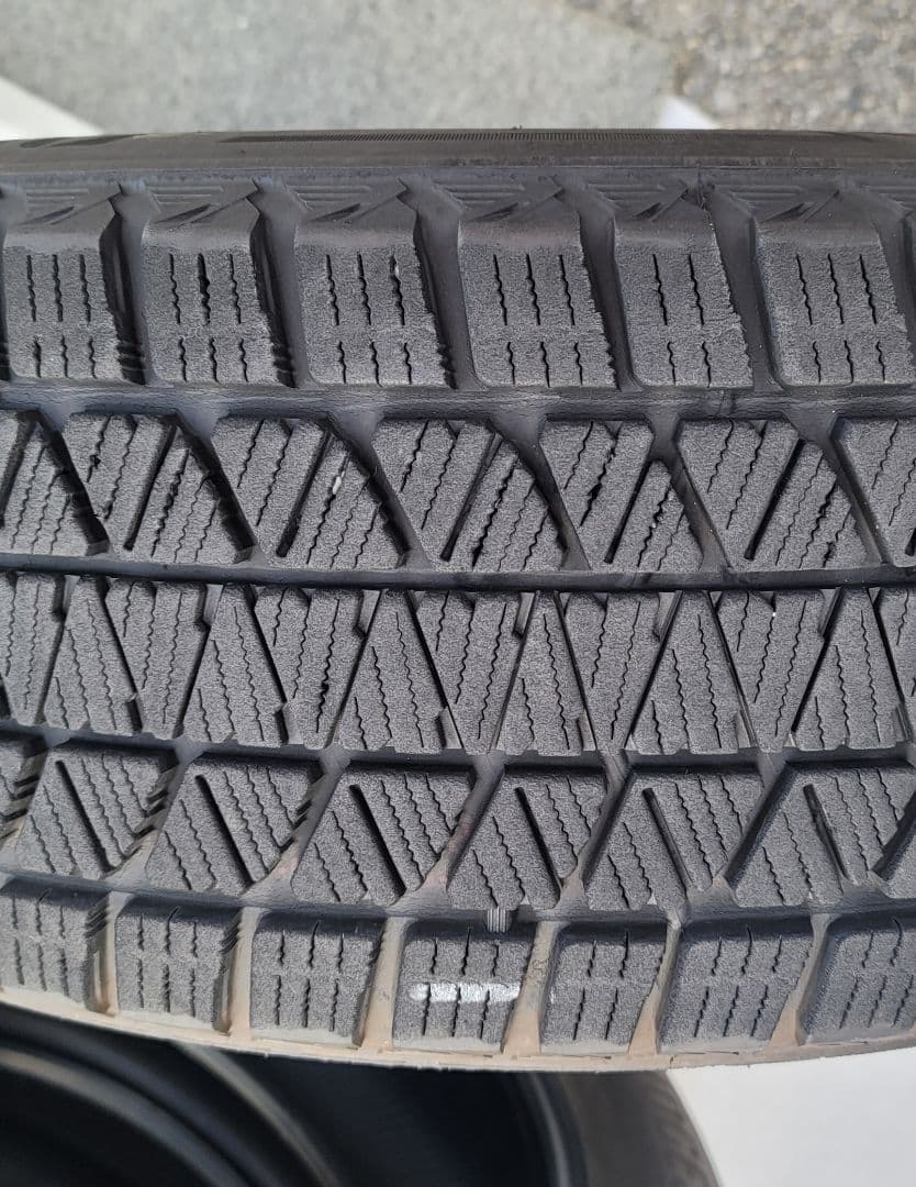 ブリヂストン ブリザック DM-V3 17インチ225/60R17 99Q