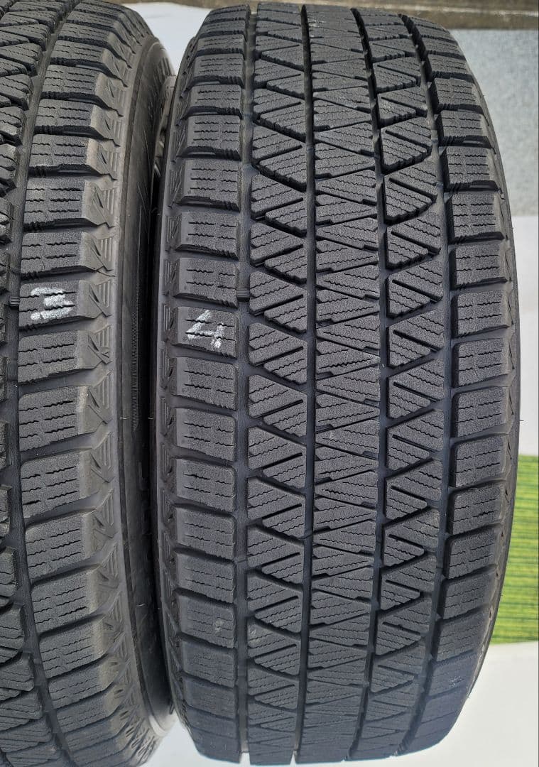 ブリヂストン ブリザック DM-V3 17インチ225/60R17 99Q