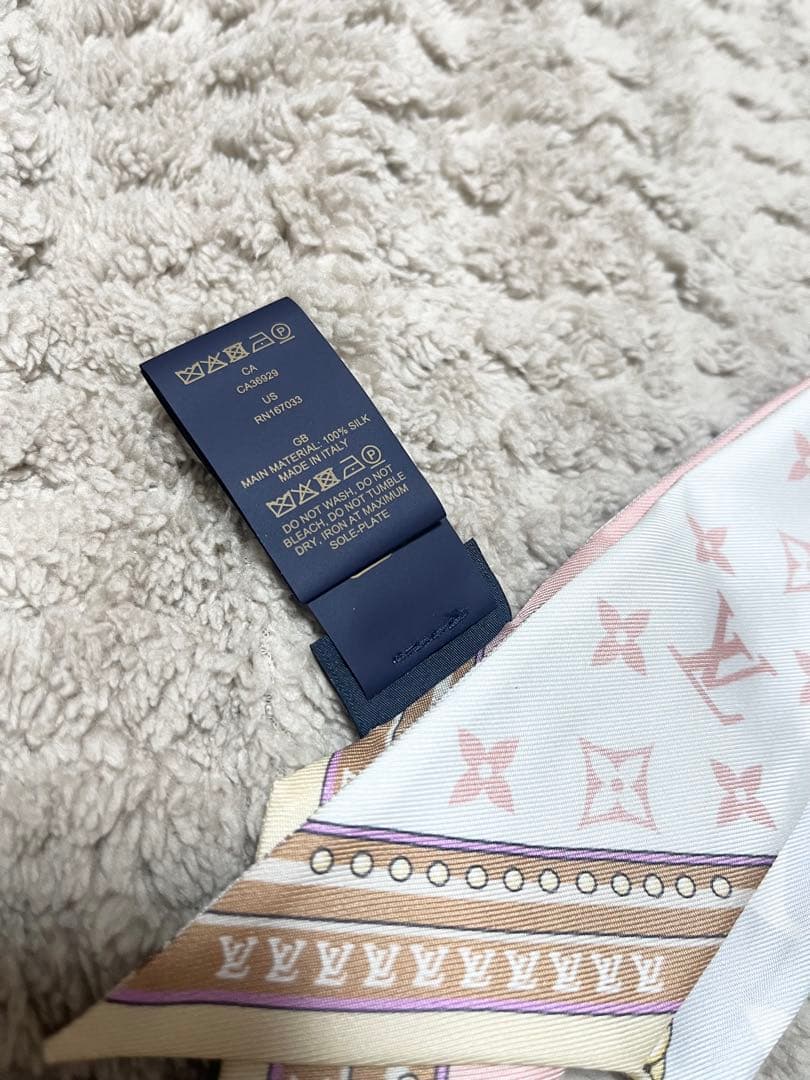 未使用美品 Louis Vuitton シルクスカーフ ピンク