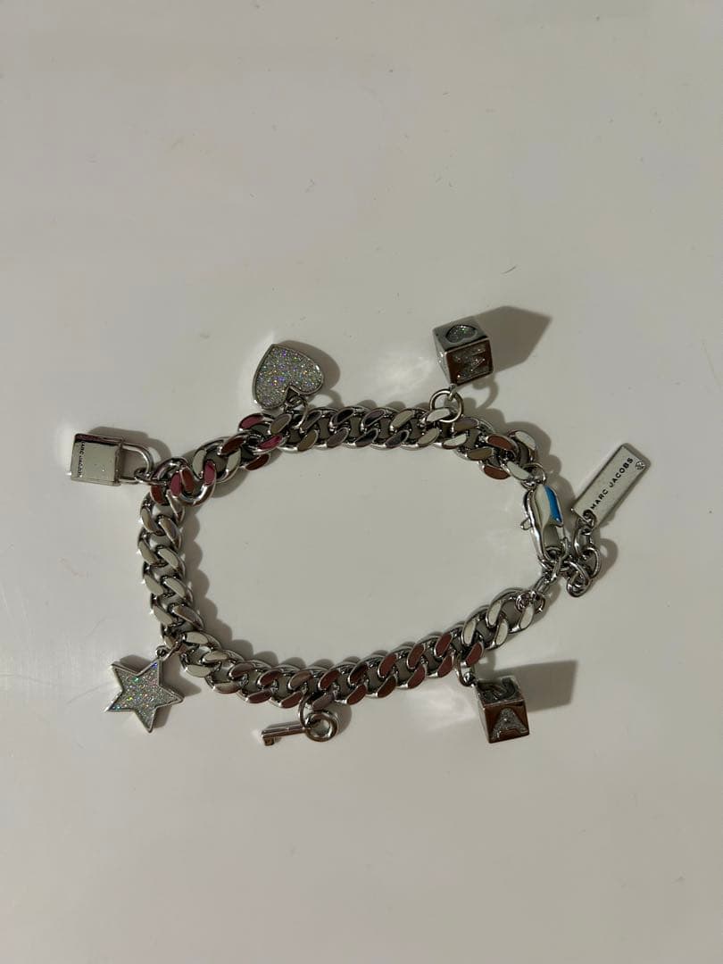 MARC JACOBS シルバーチェーンブレスレット（チャーム）