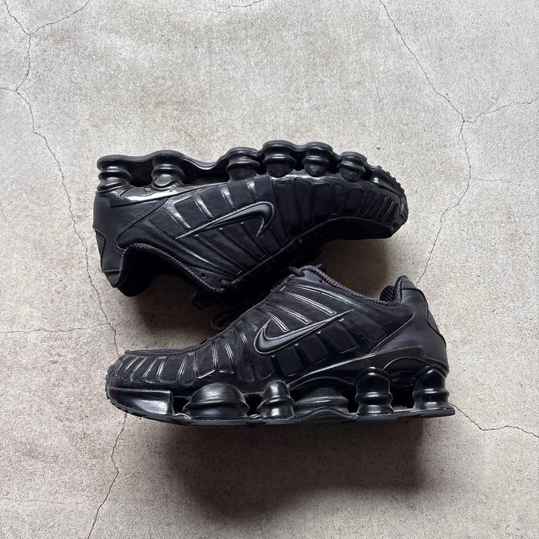 靴 NIKE W SHOX TL Black and Max Orange 28cm