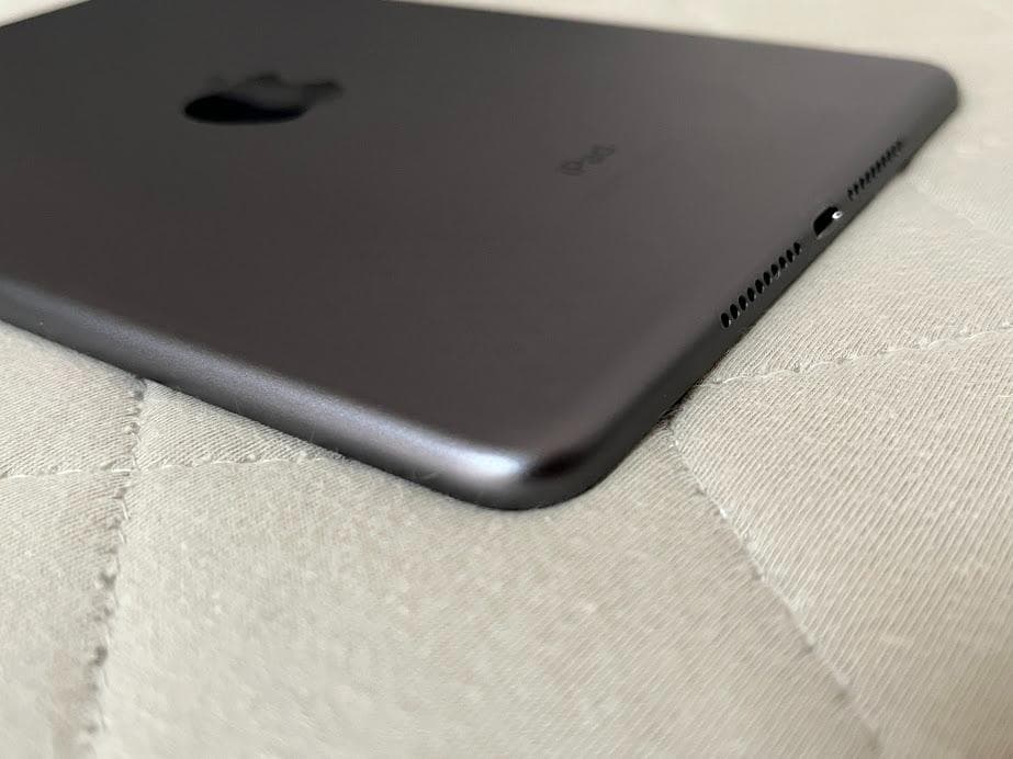 iPad mini5 256GB Wi-Fiモデル 保護フィルム ケースセット