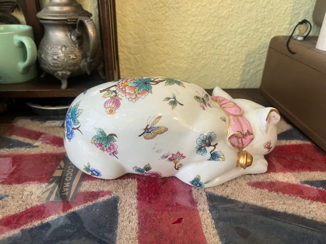 九谷/青色/金彩/陶器/眠り猫/蝶模様 /1体/置物/大/縁起物