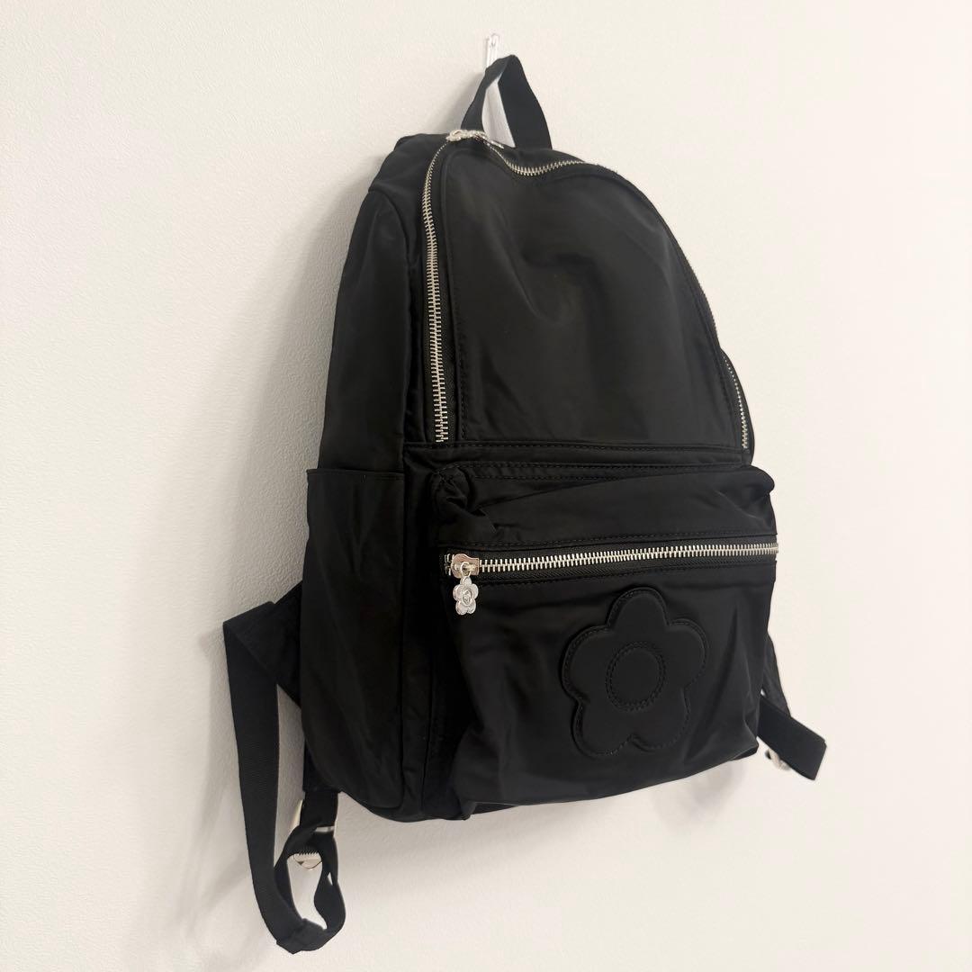 美品 MARY QUANT ナイロンマットサテンデイジー リュック ブラック