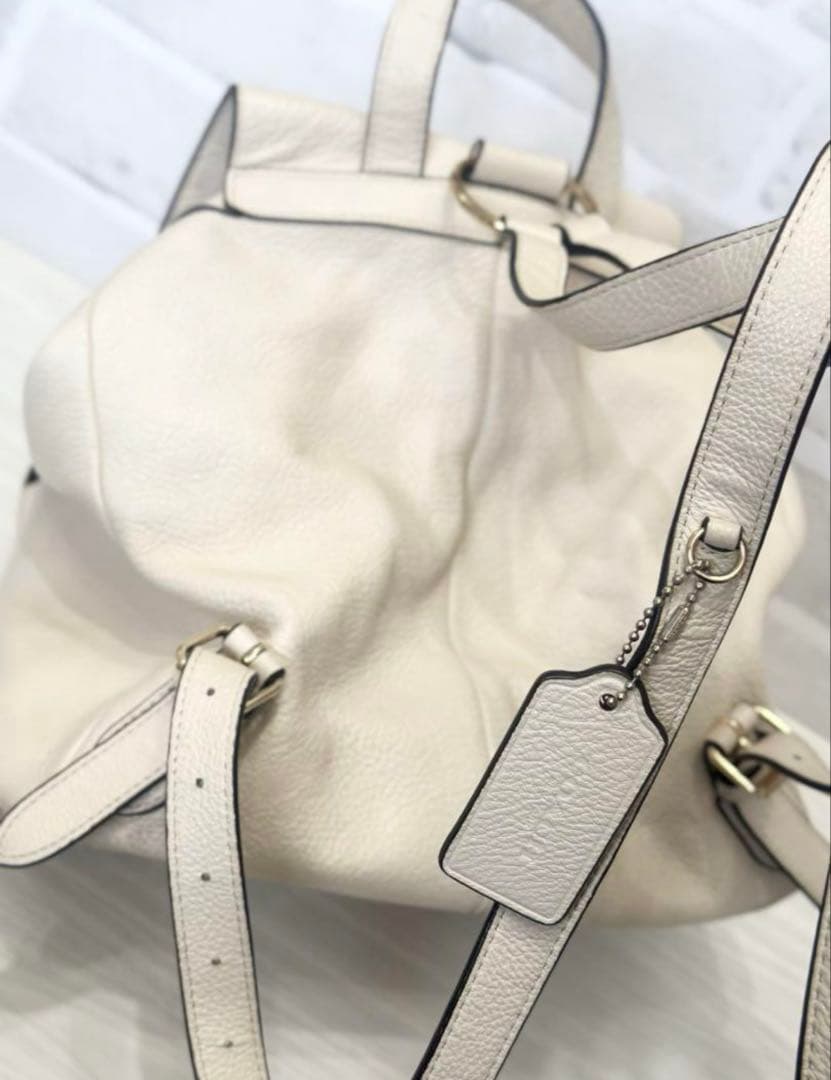 COACH F37410クリームホワイトレザー　バックパックリュク