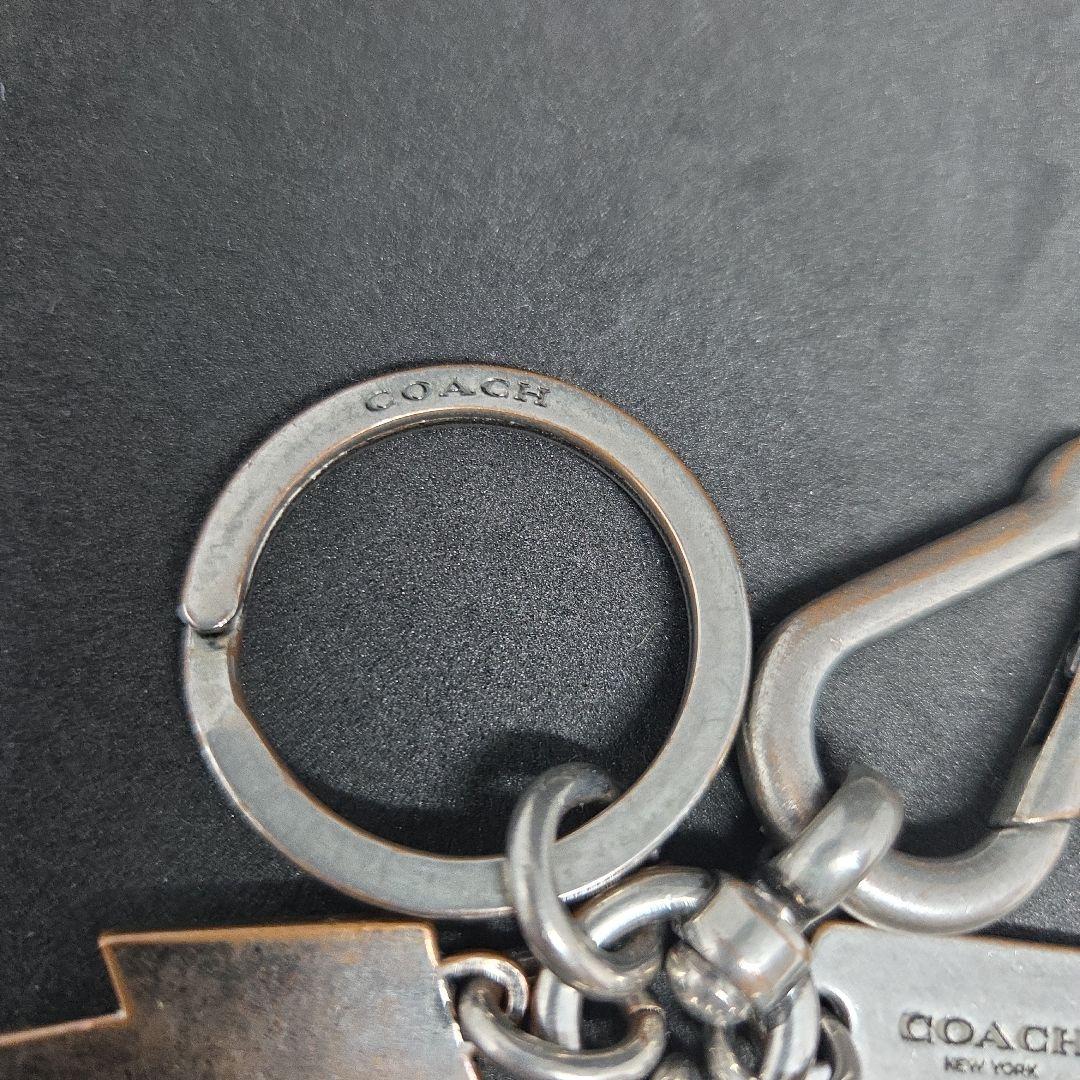 COACH レキシー 恐竜デザイン キーホルダー