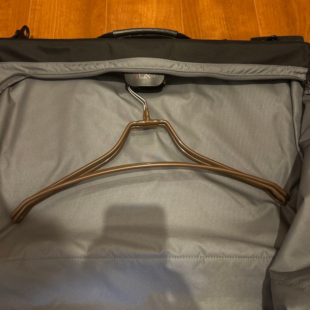 【美品】TUMI ブラック ガーメントバッグ