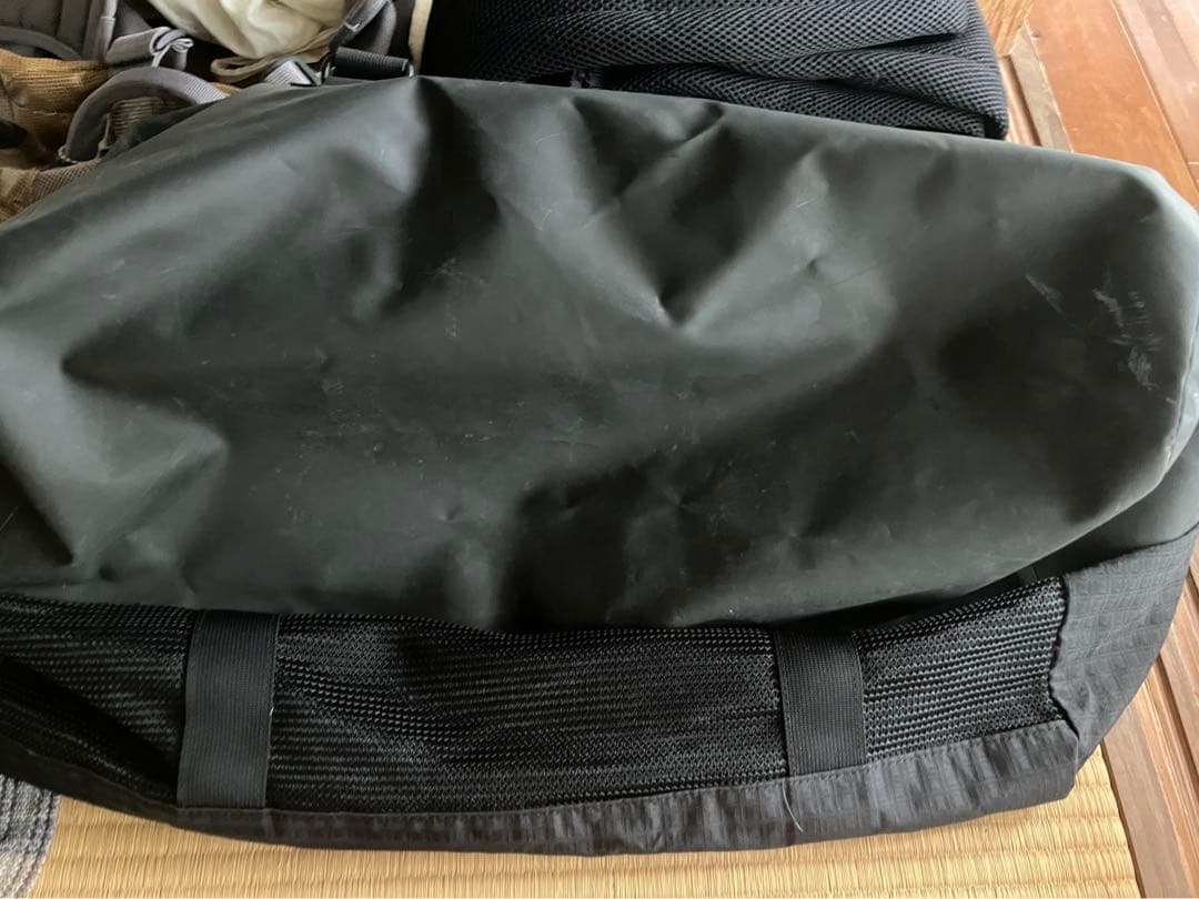 お盆値引美品希少patagoniaウェットスーツバック黒 大容量濡れ物乾き物両用