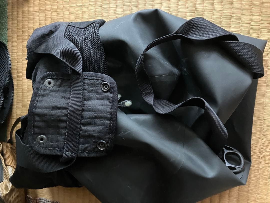 お盆値引美品希少patagoniaウェットスーツバック黒 大容量濡れ物乾き物両用