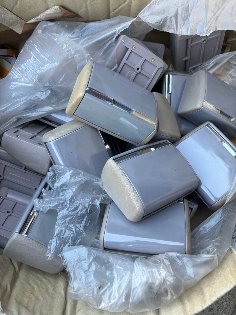 車用灰皿　24個セット　バス　ダストボックス　バラ売り1こ4000円