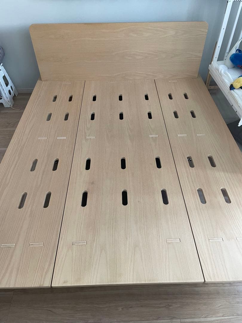 コアラマットレス　ベッドフレーム　木製 クイーンサイズ