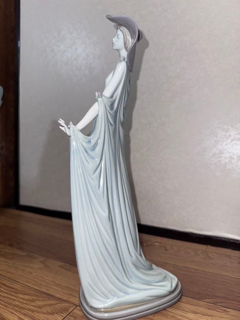 未使用　リヤドロ　モンテカルロの貴婦人
