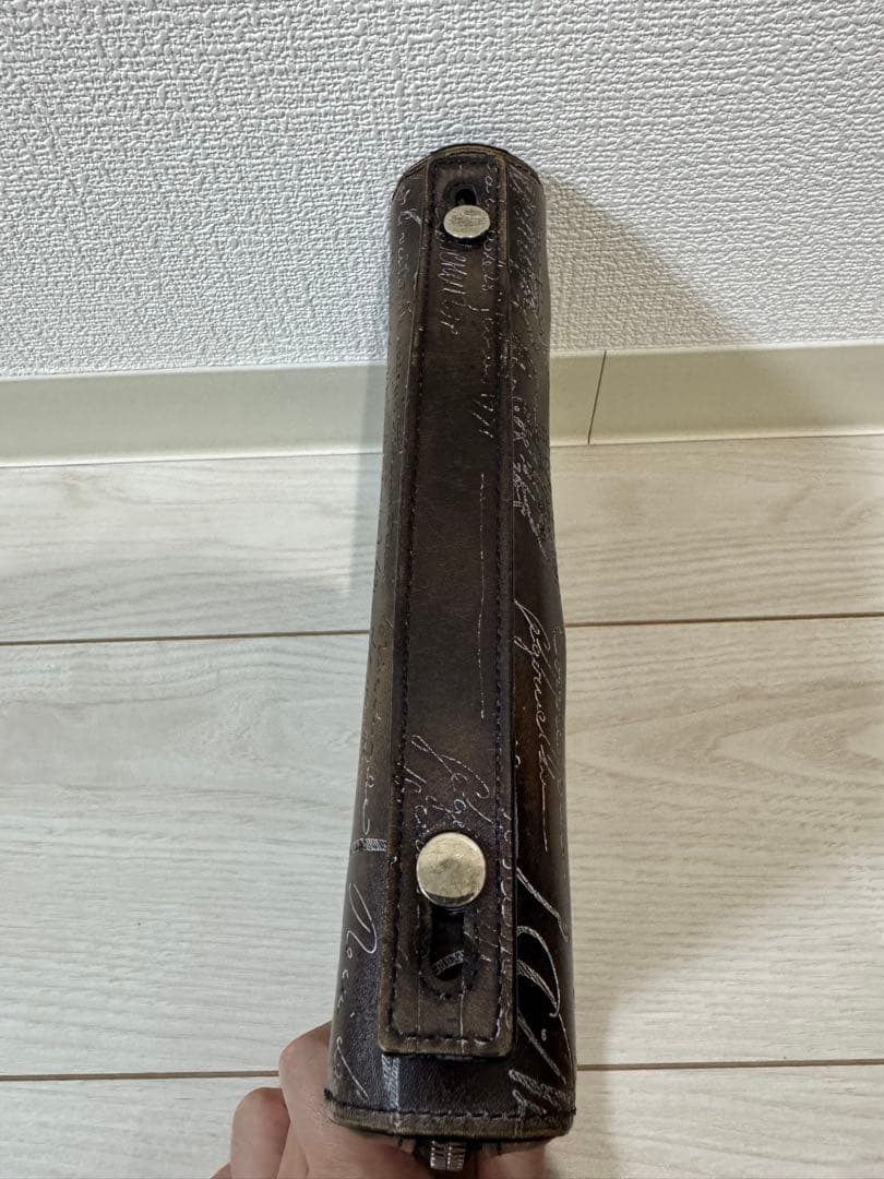 ベルルッティ イタウバワイド レザー 長財布 バッグ ブラウン