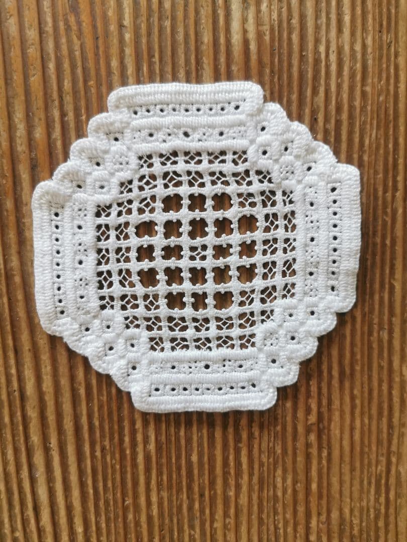アンティーク 北欧ハーダンガー刺繍レース コースター 透かし四つ葉クロスドイリー