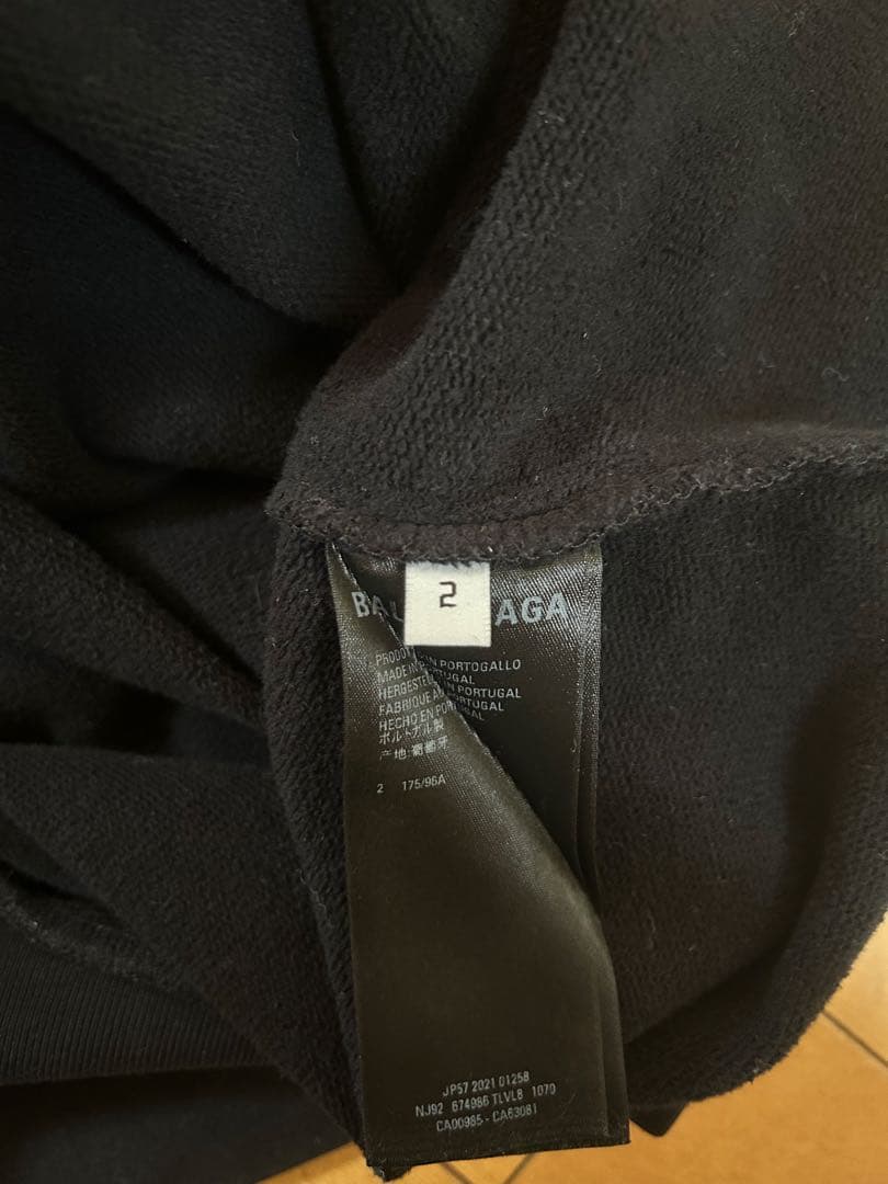 PARIS BALENCIAGA フード付きパーカー 黒