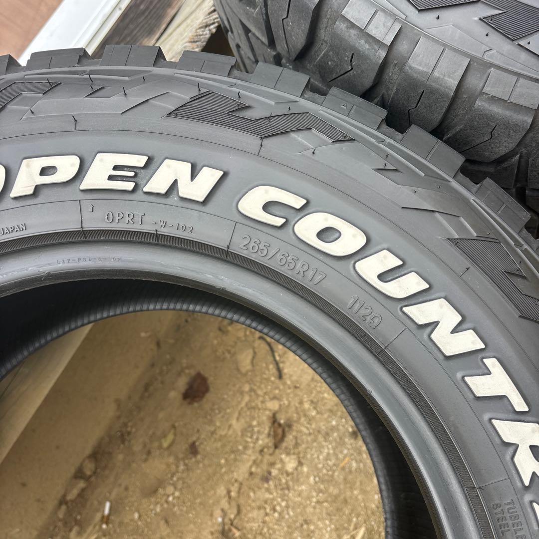 最終値下げ265/65r17 TOYOTIRES OPENCOUNTRY R/T