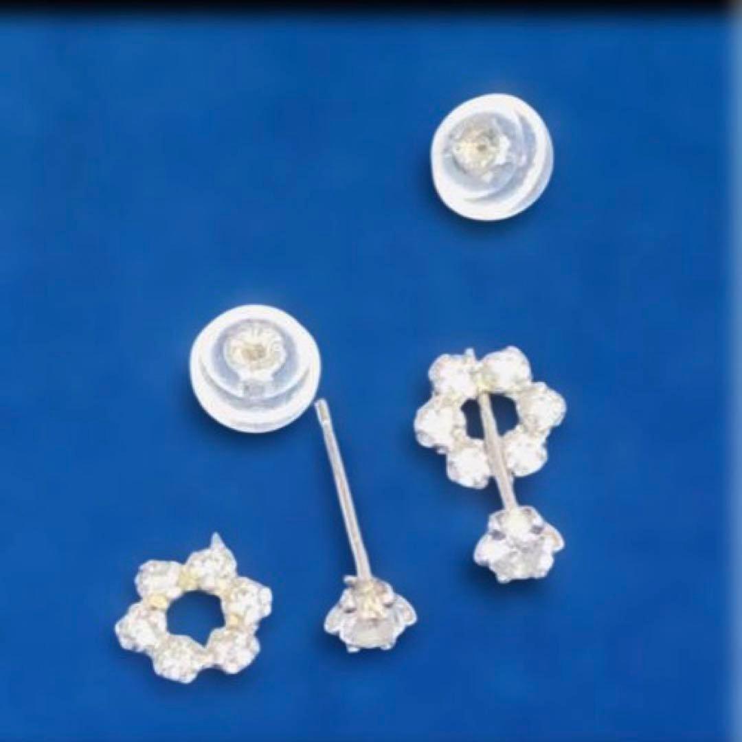 T*u様 K18WG 花形0.36ctダイヤモンドピアス