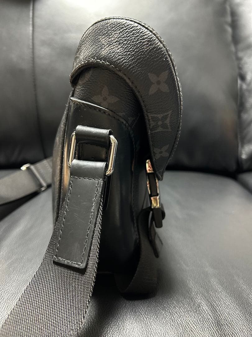 VUITTON モノグラム エクリプス メッセンジャー　ヴォワヤージュPM