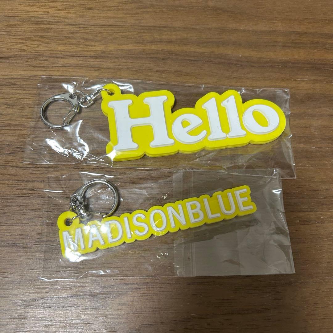マディソンブルー　Helloキーホルダー　ノベルティ
