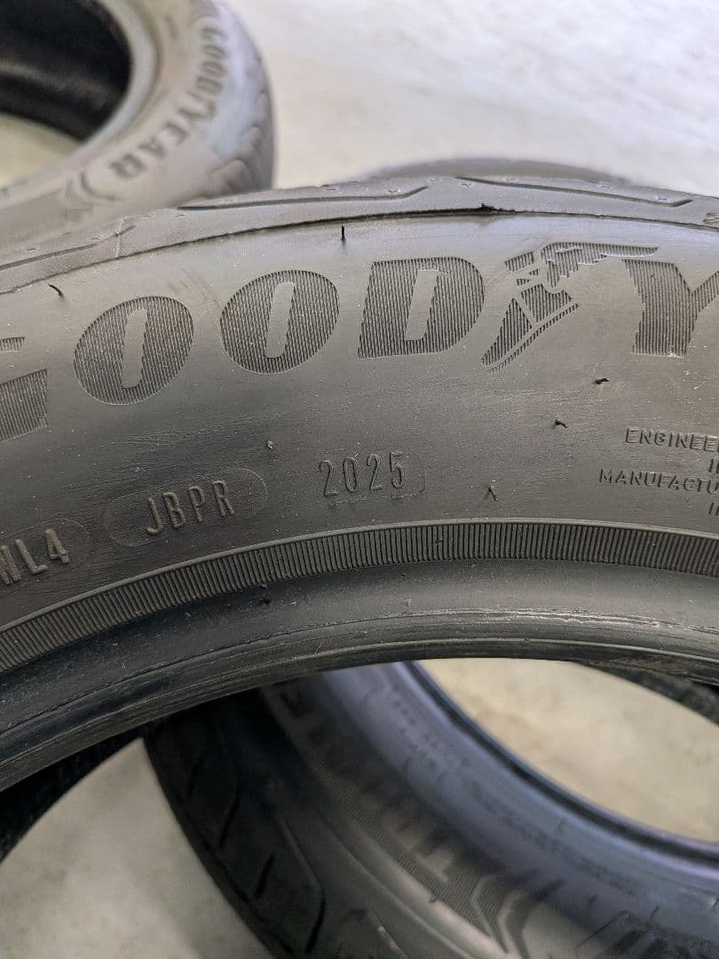 タイヤ・ホイール Goodyear assurance triplemax2 195/60r16