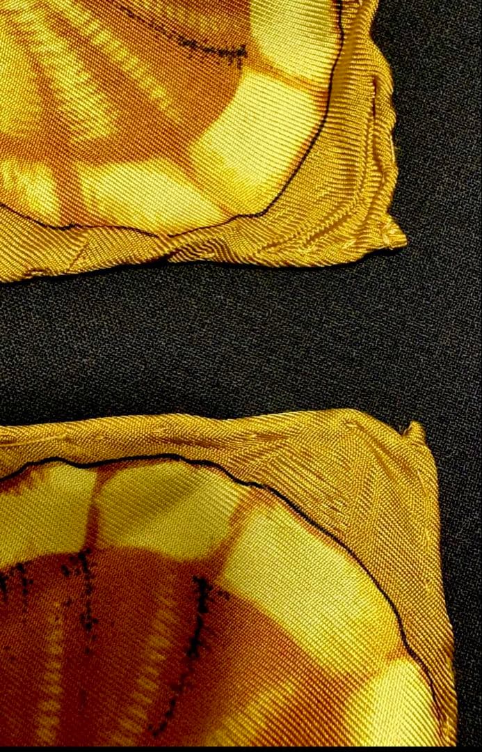 Versace スカーフ シルク100% ゴールド イエロー オーク ※タグ無し