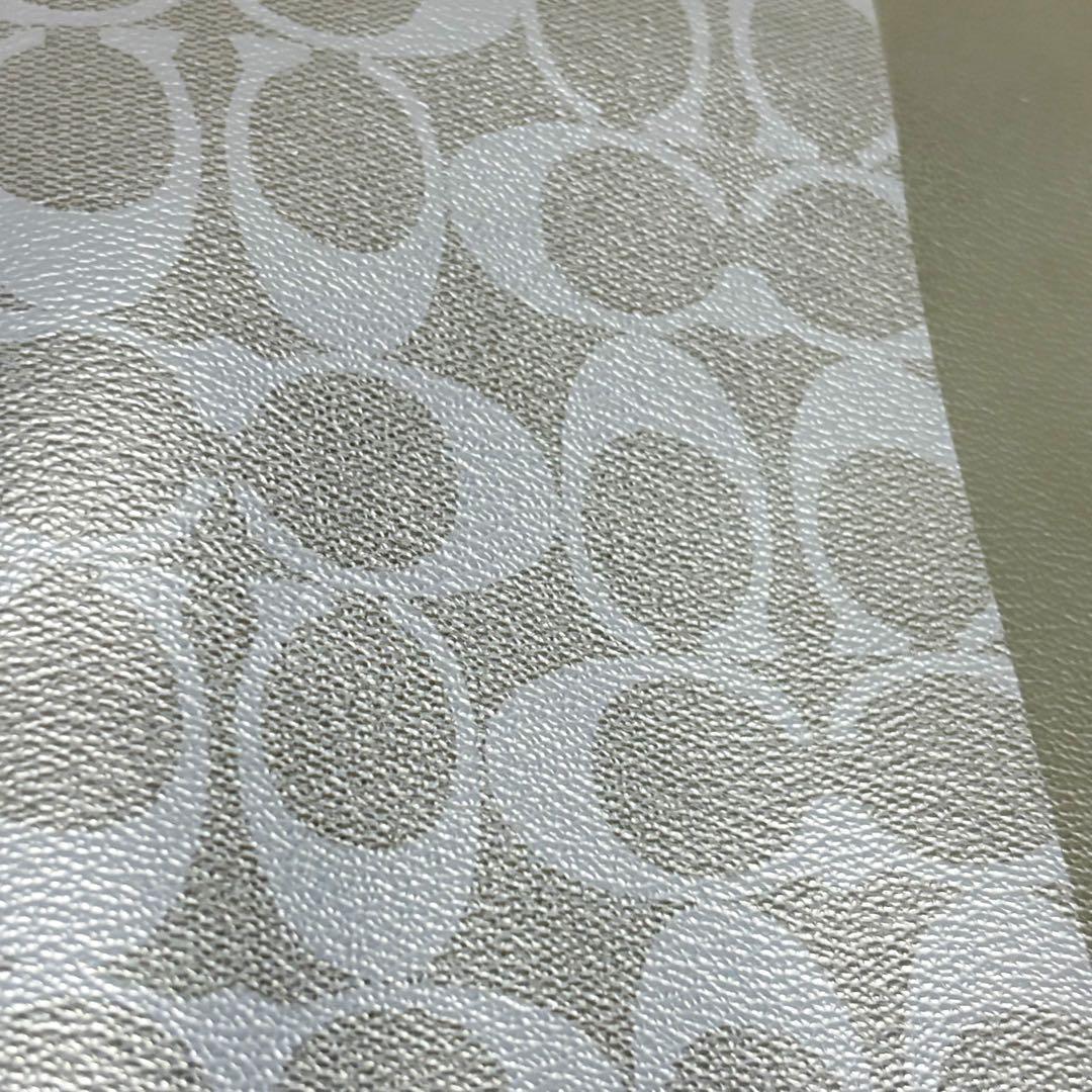 美品　コーチ　メッセンジャーバッグ　ショルダーバッグ　シグネチャー　黒　ネイビー